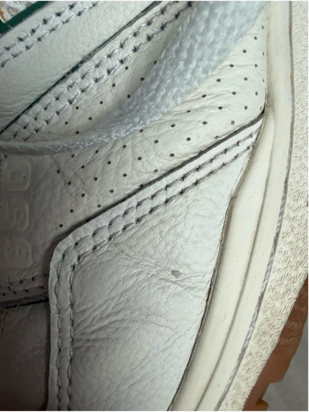 New Balance 650R 